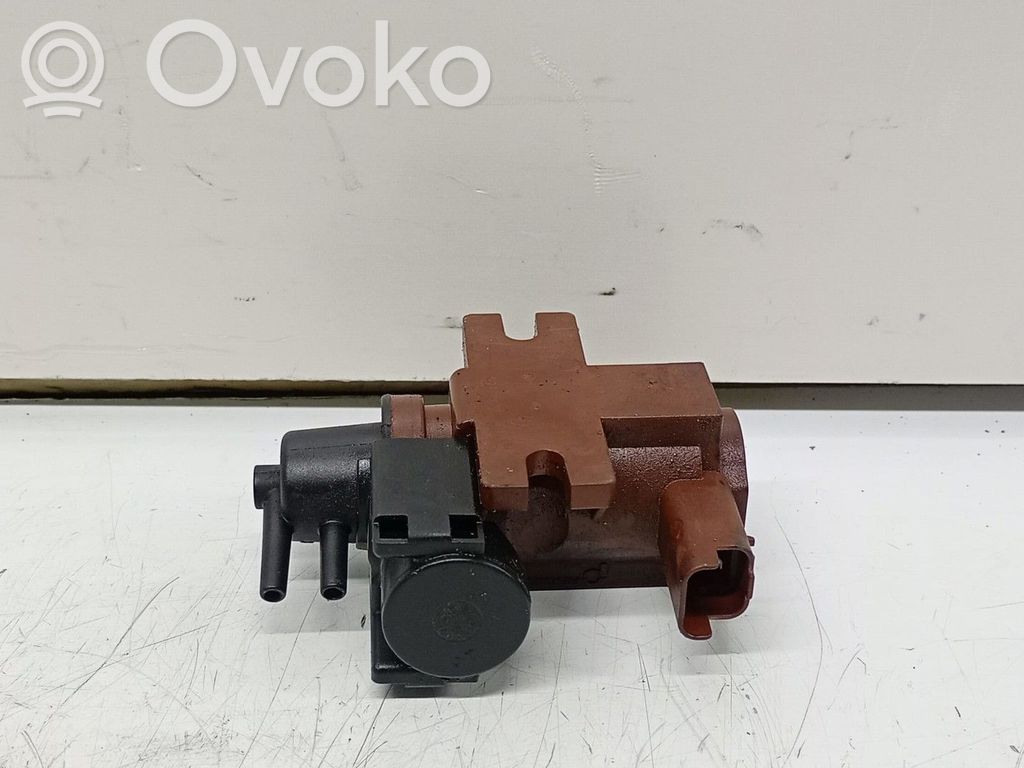 Supapă vacuum   6G9Q9E882CA