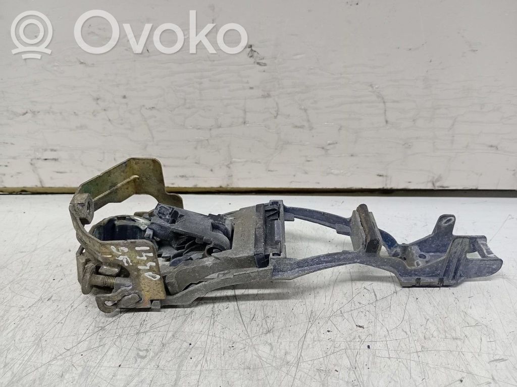 Volkswagen PASSAT B5.5 Support poignée extérieur de porte avant
