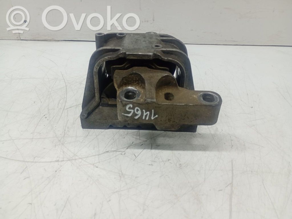 Volkswagen PASSAT B6 Suport motor