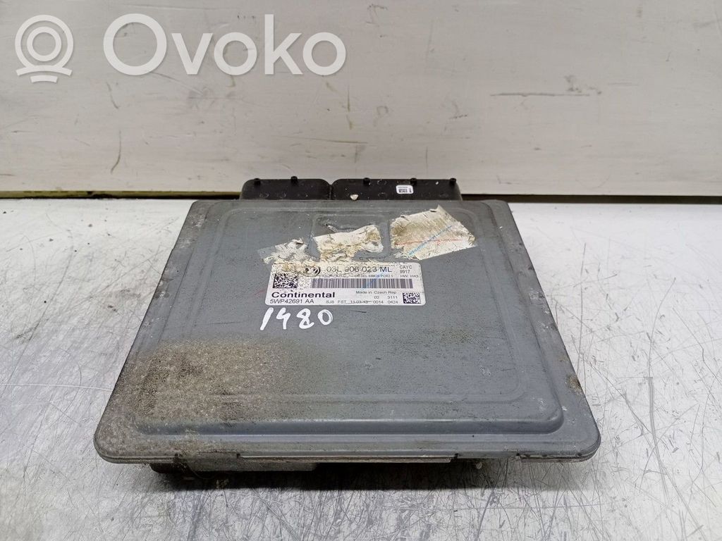 Volkswagen Jetta VI Centralina/modulo motore ECU 