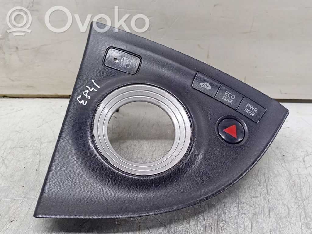 Toyota Prius (XW30) Cornice cruscotto 