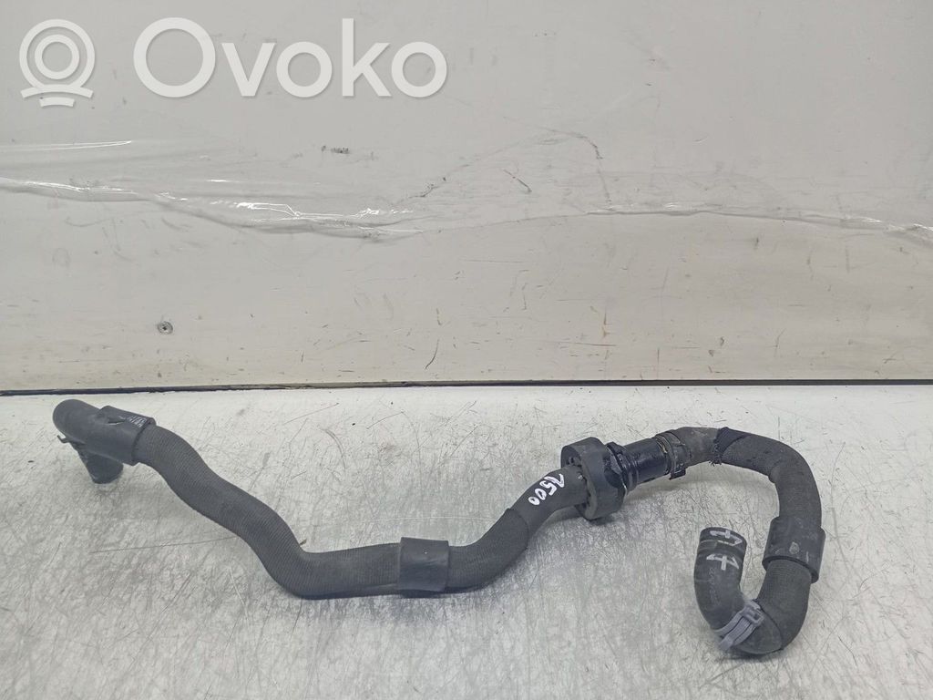 Skoda Karoq Tubo flessibile del liquido di raffreddamento del motore