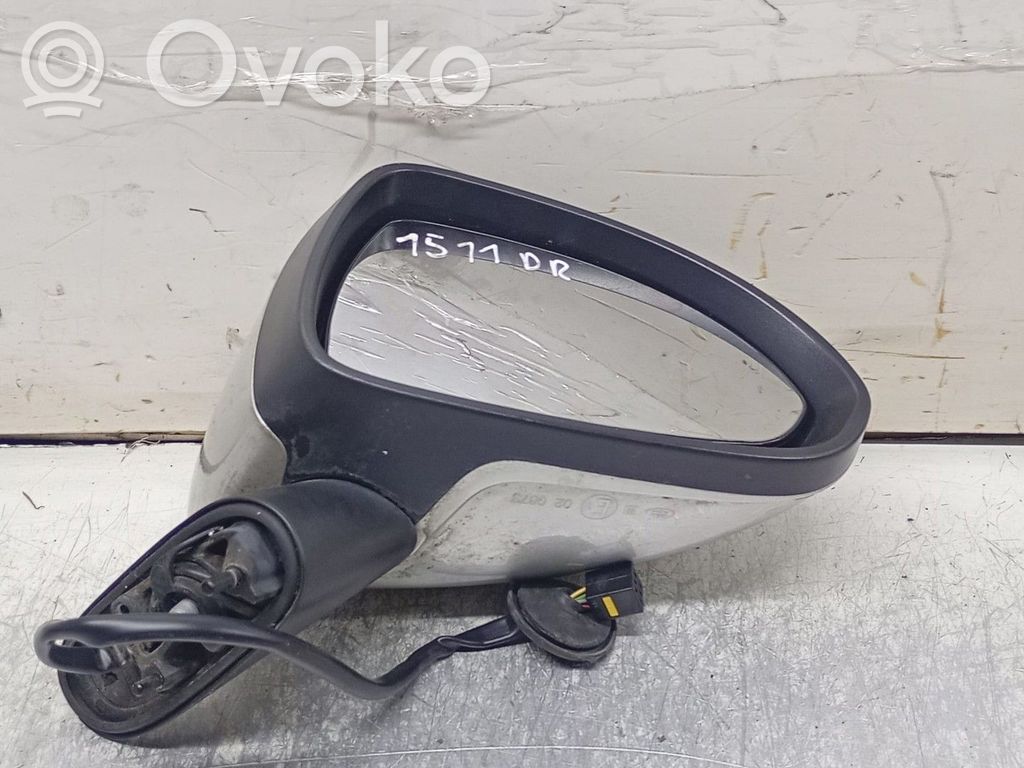 Rétroviseur électrique de porte avant   E1020873