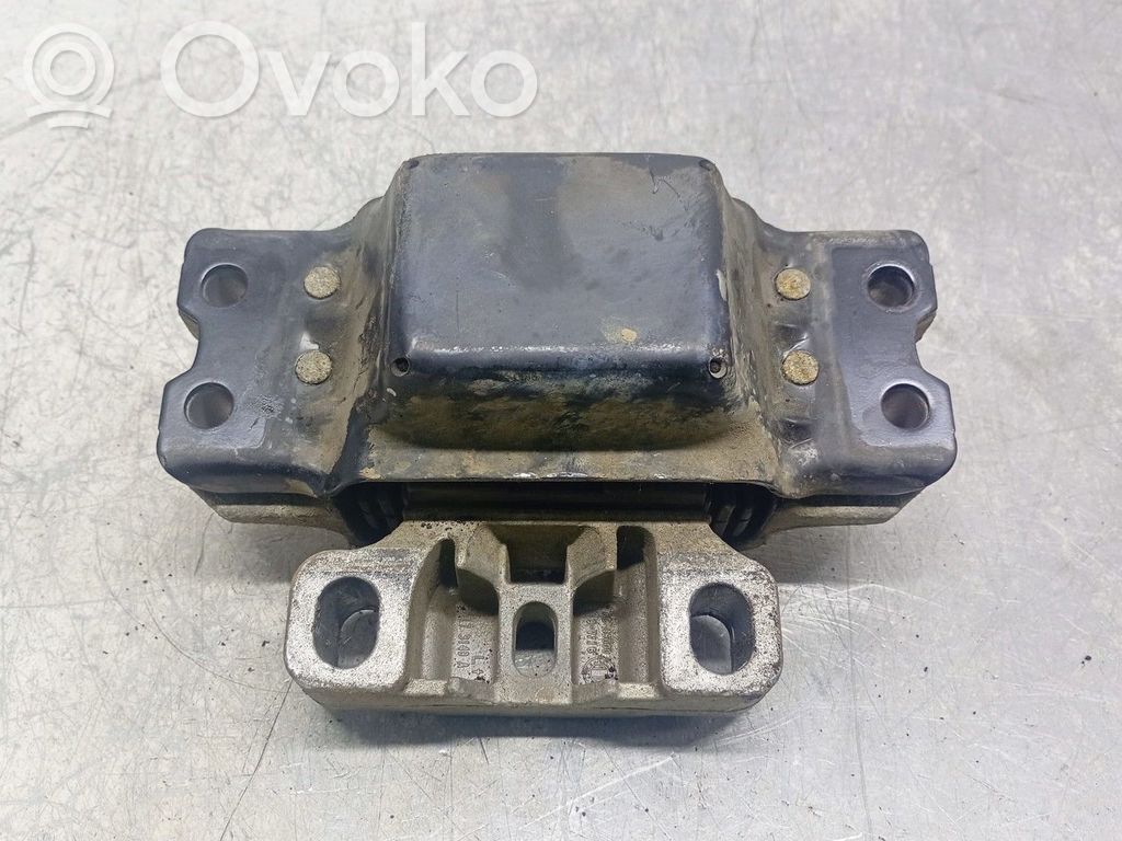 Volkswagen Golf V Mocowanie / Uchwyt skrzyni biegów 