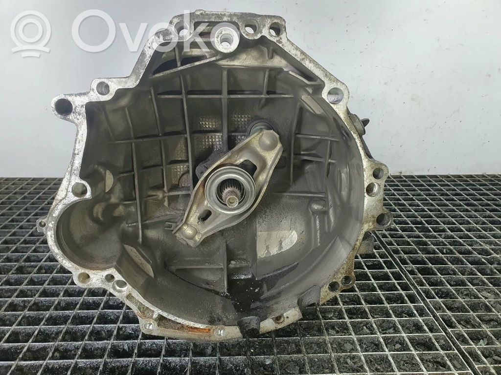 Audi A6 S6 C6 4F Manuaalinen 6-portainen vaihdelaatikko 