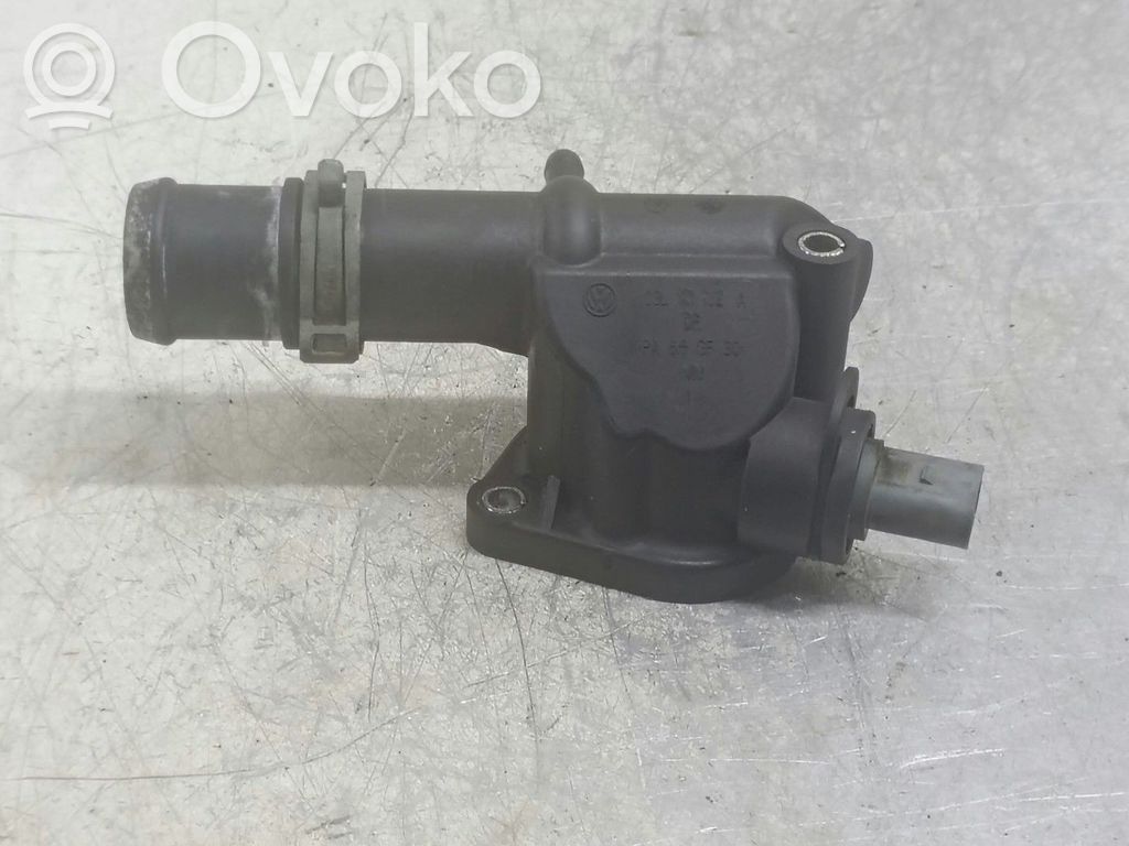 Audi A4 S4 B8 8K Moottorin vesijäähdytyksen putki/letku