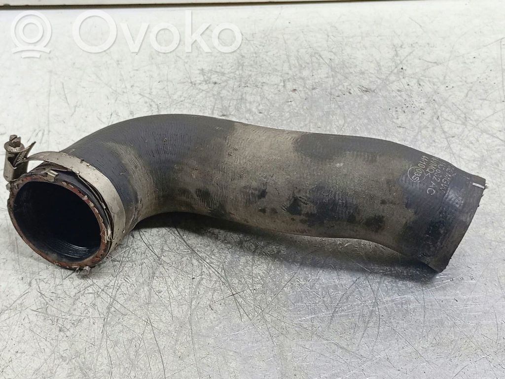 Volkswagen PASSAT CC Manguera/tubo del intercooler