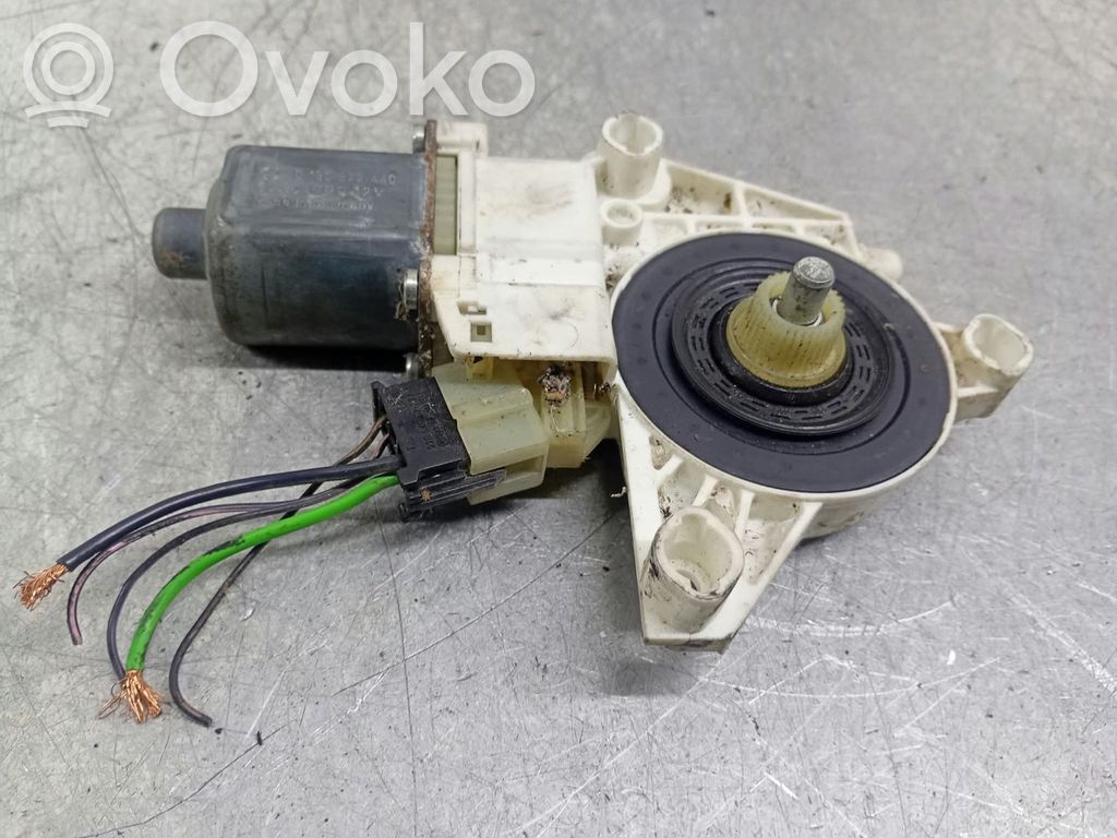 Mercedes-Benz C W204 Etuoven ikkunan nostomoottori