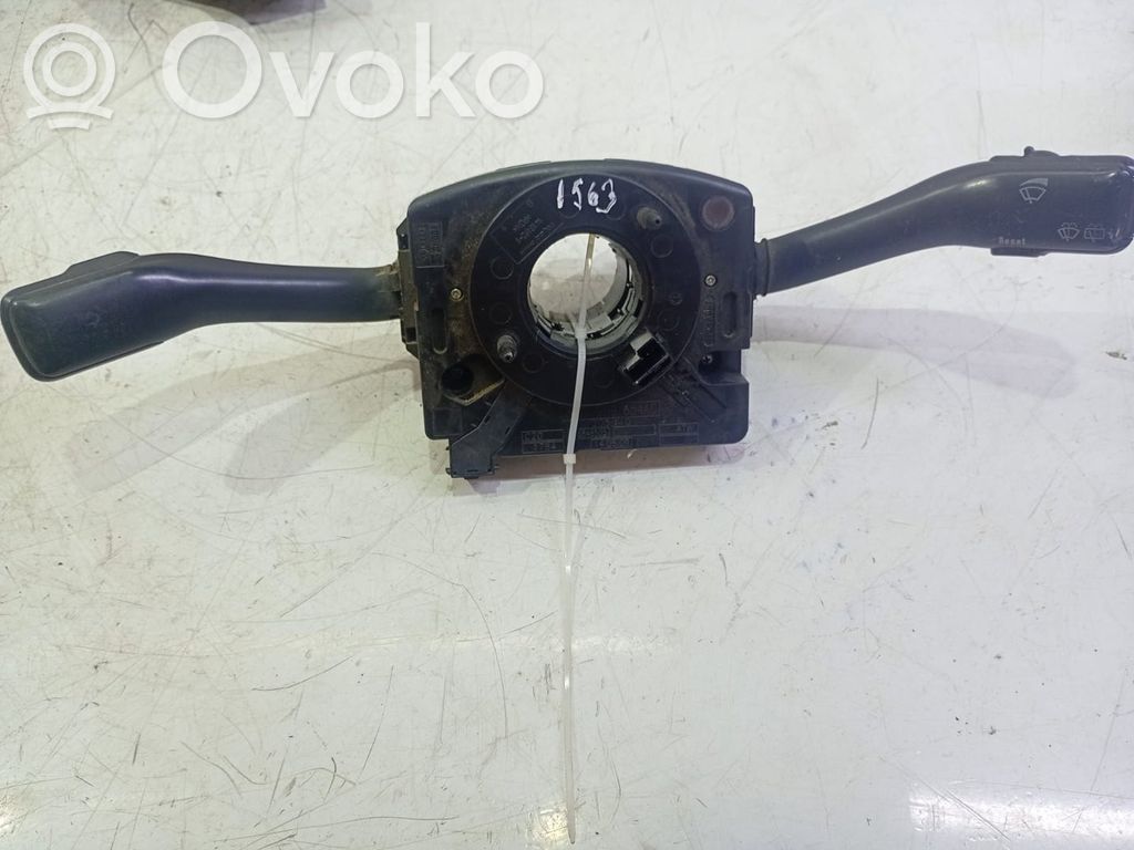 Volkswagen PASSAT B5.5 Pulsanti/interruttori sul volante 