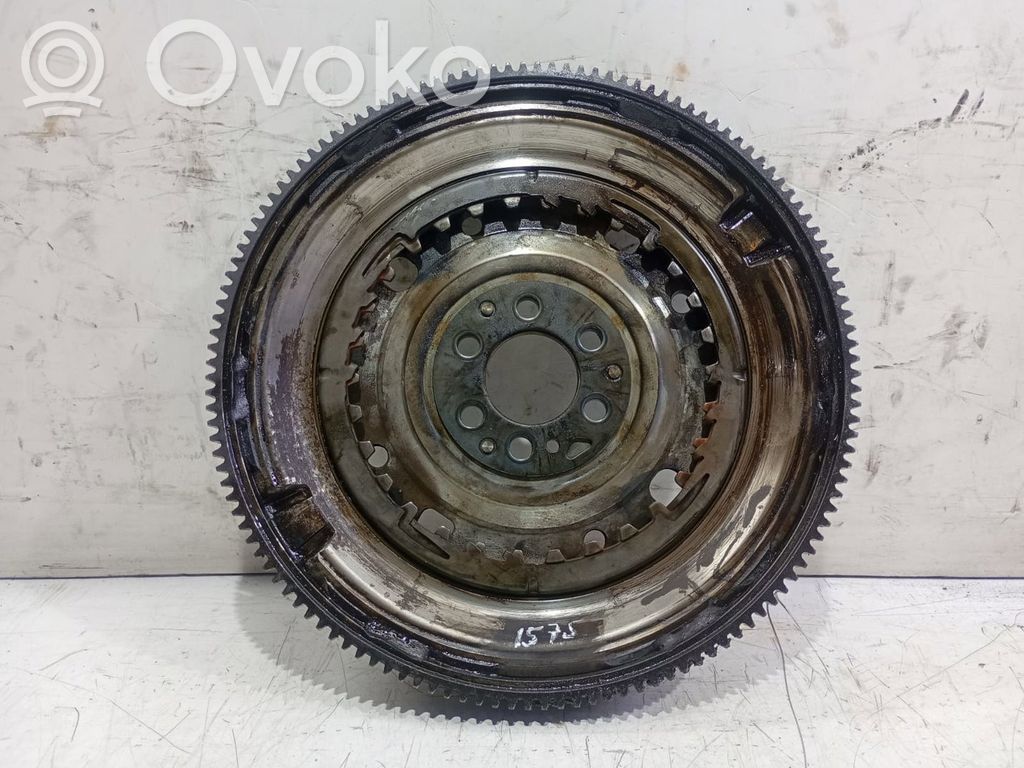 Volkswagen Golf VI Vauhtipyörä 