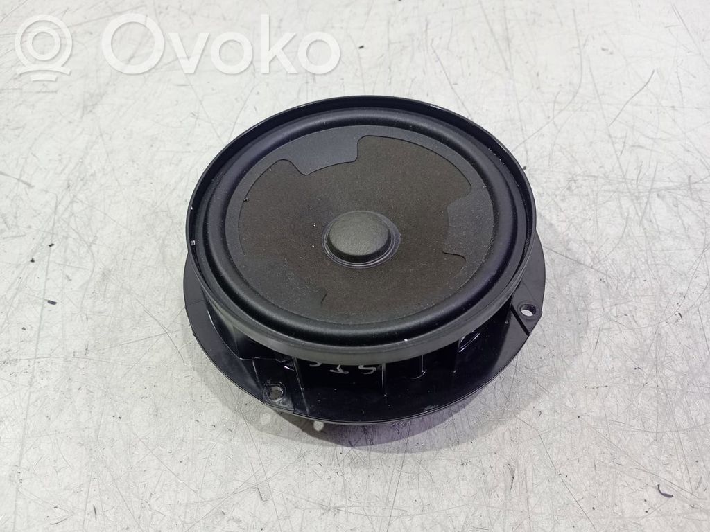 Volkswagen PASSAT B8 Altavoz de la puerta delantera