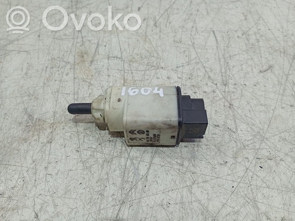 Opel Combo E Jarrupolkimen anturin kytkin