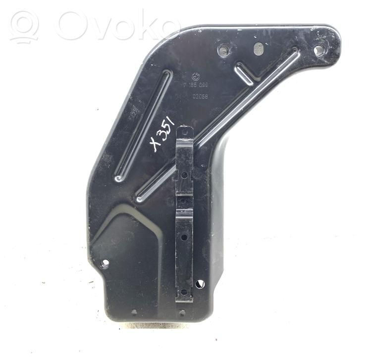 Engine mounting bracket   7185099
