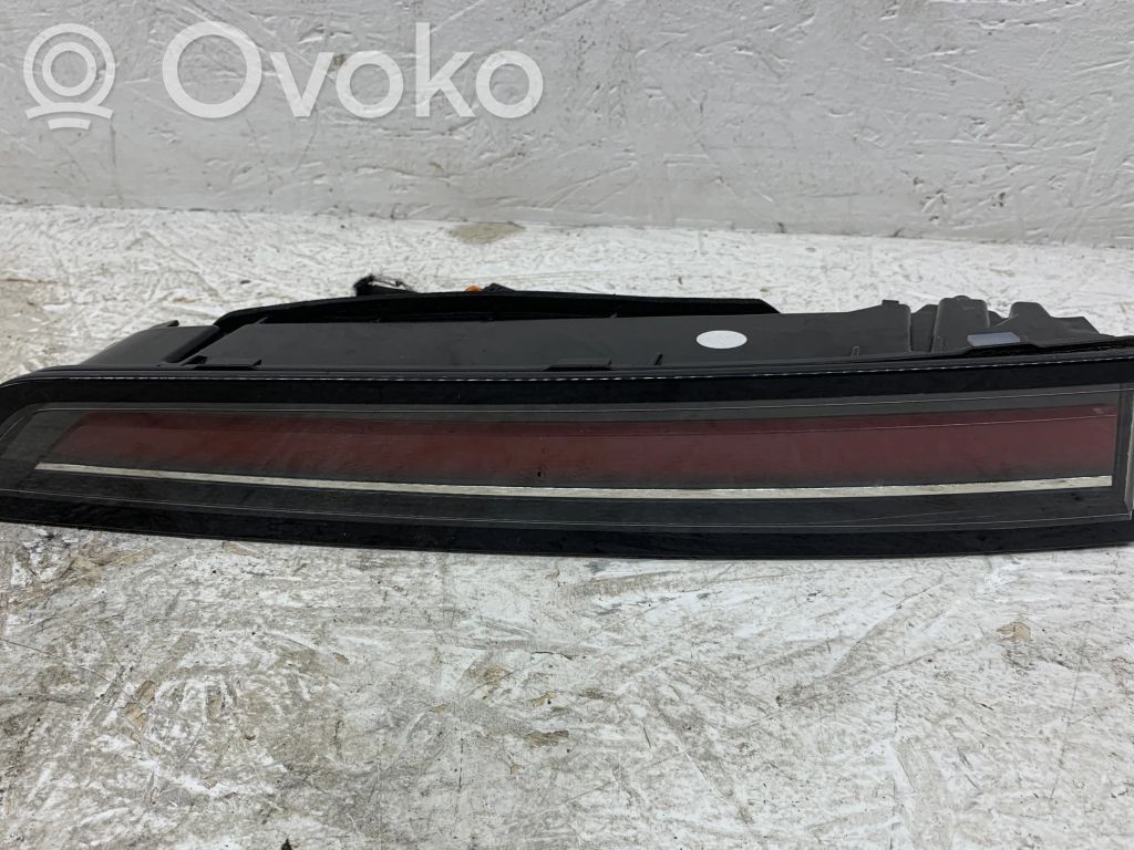Opel Astra L Lampy tylnej klapy bagażnika 