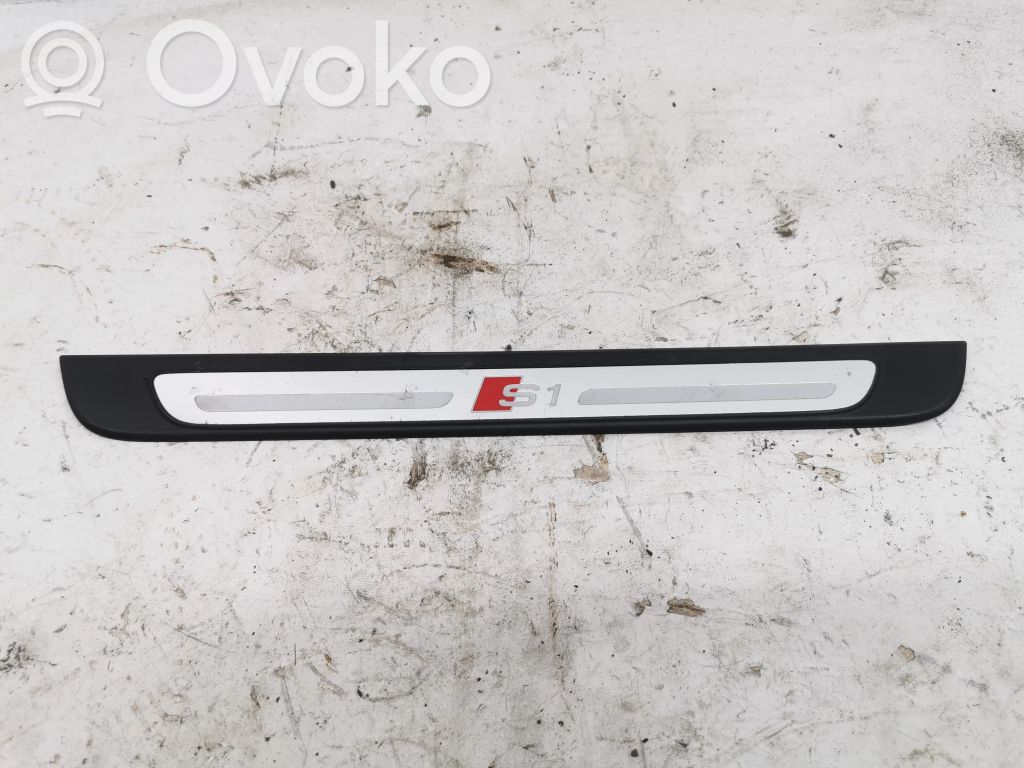 Audi A1 Etuoven kynnyksen suojalista 