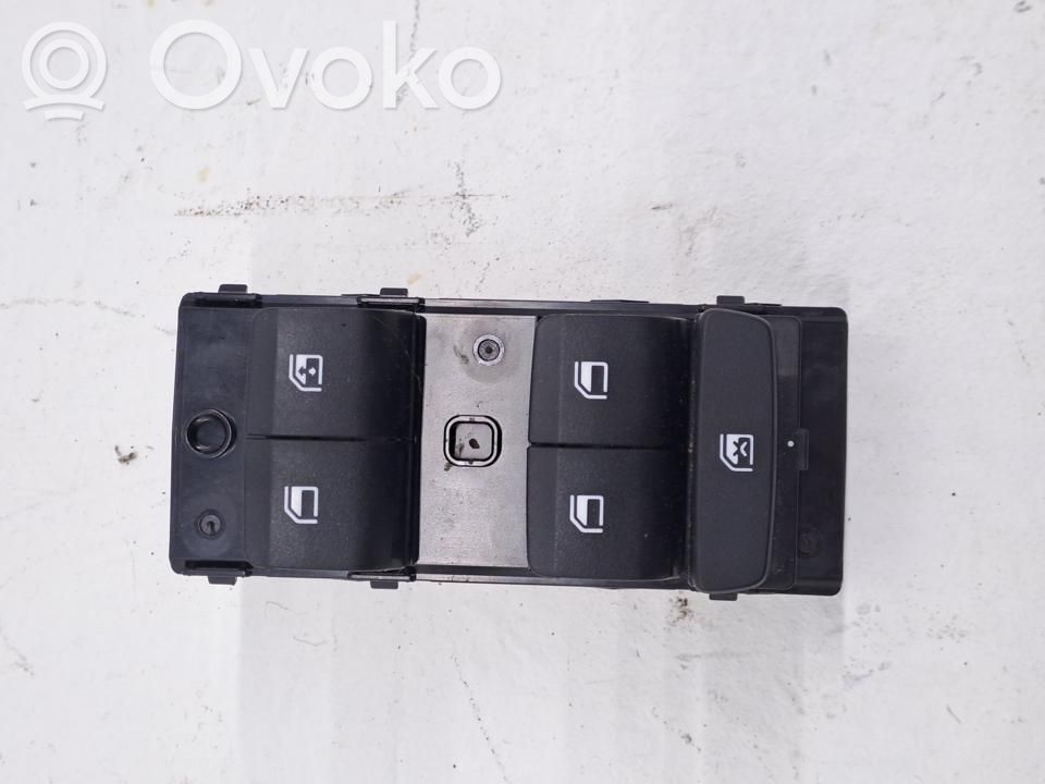 Hyundai i20 (BC3 BI3) Interruptor del elevalunas eléctrico 
