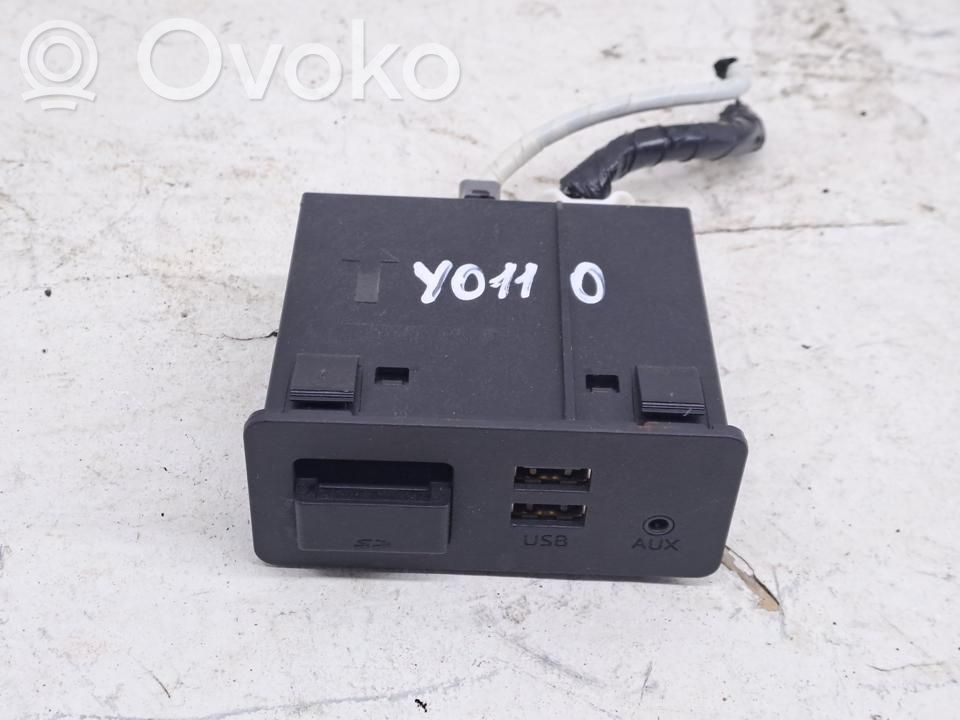 USB-Anschluss   D09H669U0,Y0110