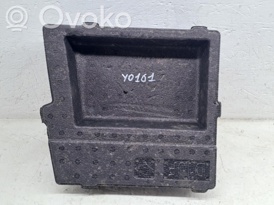 Mazda CX-3 Caja de herramientas 