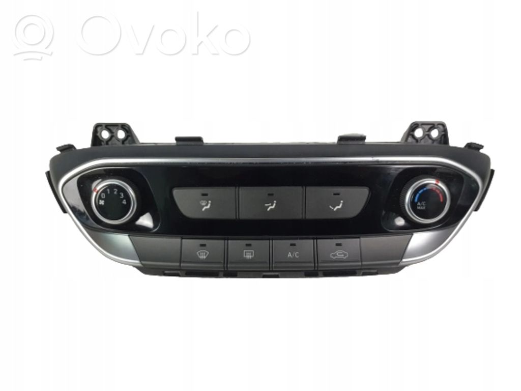 Hyundai i30 Climate control unit 
