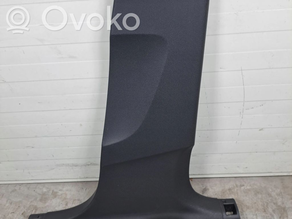 Audi Q3 8U Osłona dolna słupka / B 