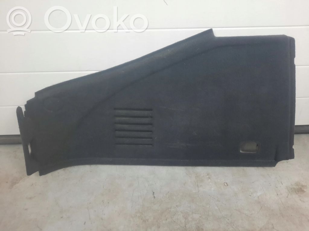 Audi TT TTS Mk2 Boczek / Tapicerka / bagażnika 