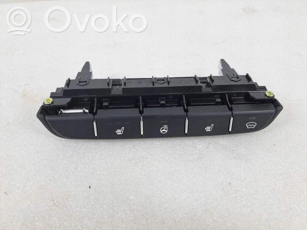KIA Ceed Un conjunto de interruptores 
