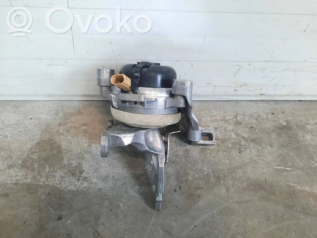 Audi Q8 Engine mount bracket 