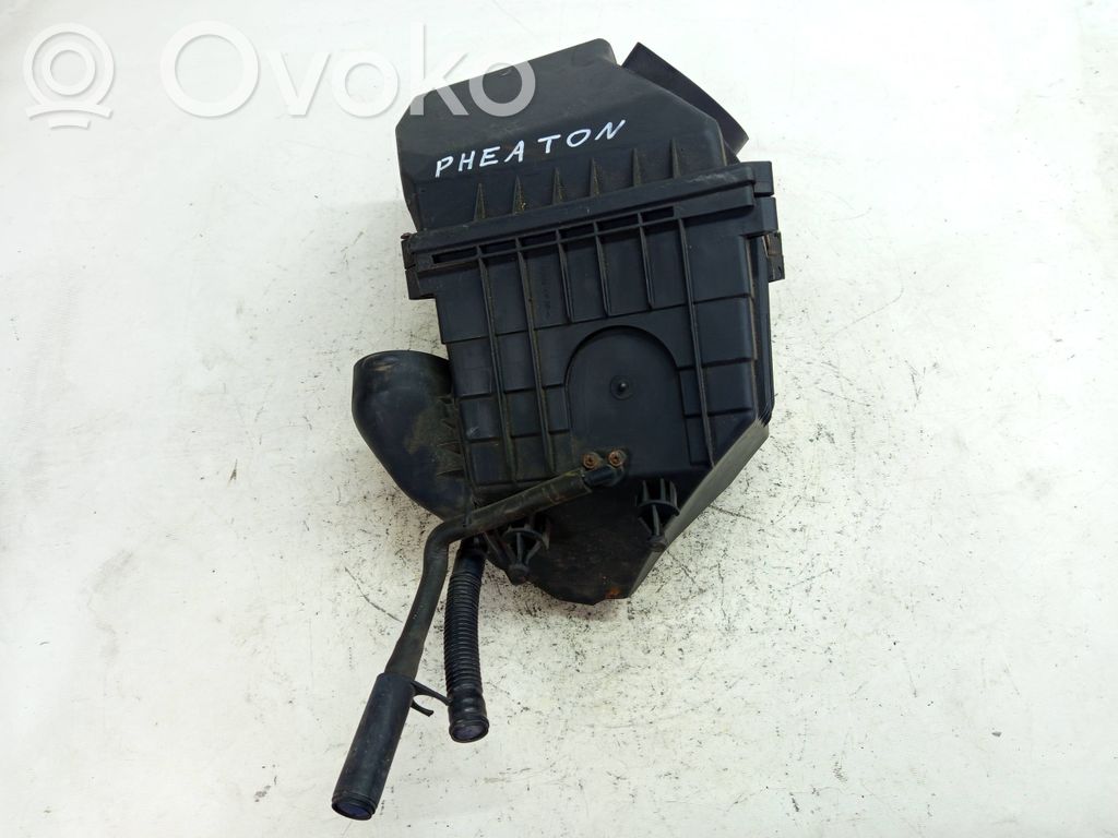 Volkswagen Phaeton Air filter box 
