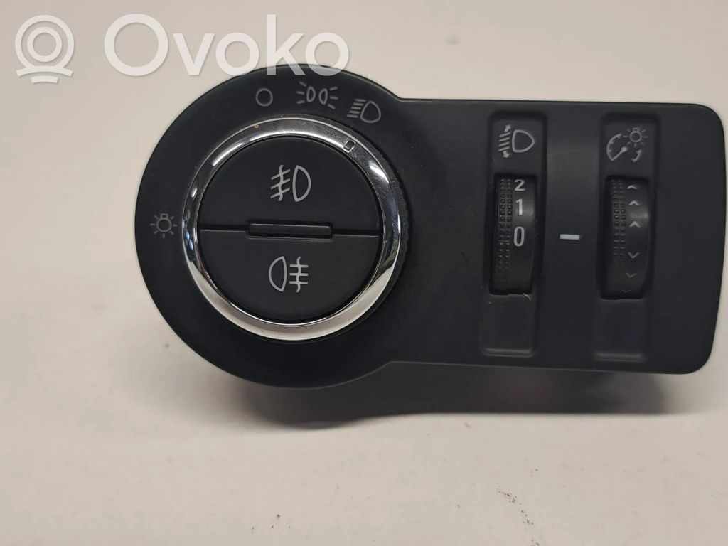 Opel Astra J Light switch 