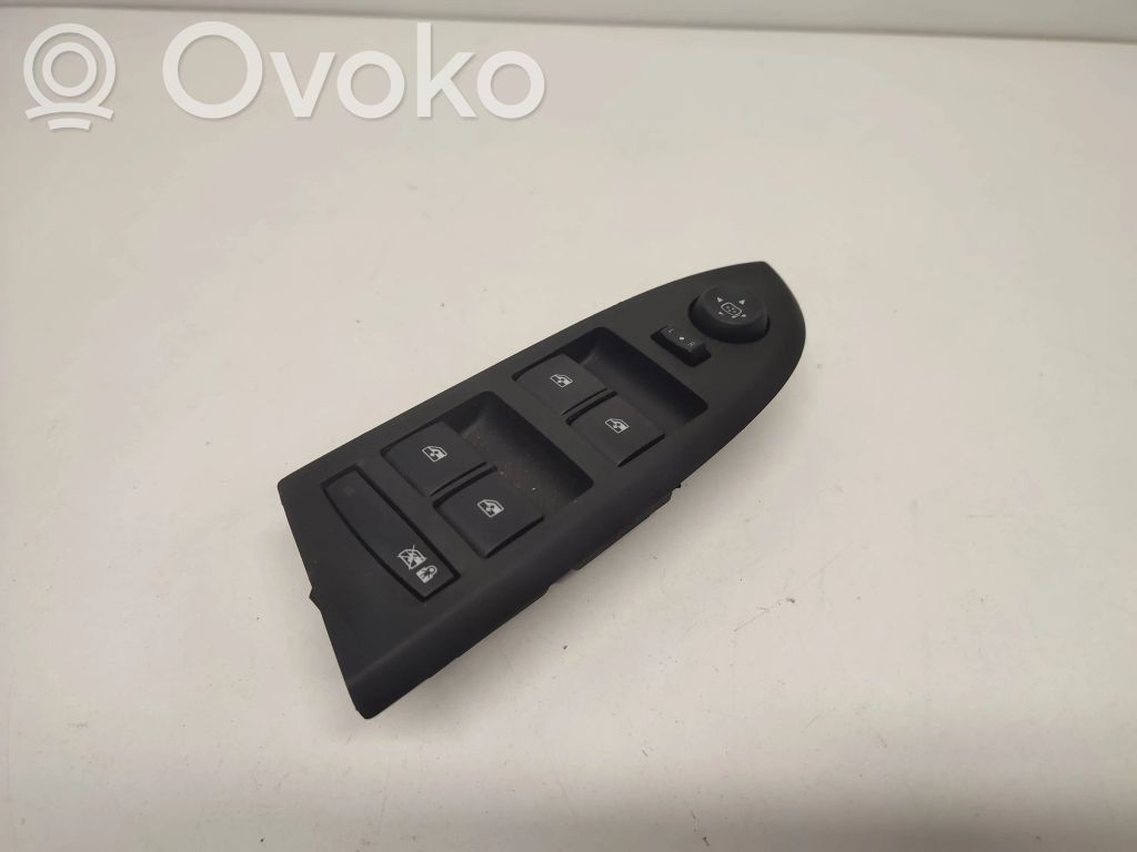 Chevrolet Volt I Electric window control switch 