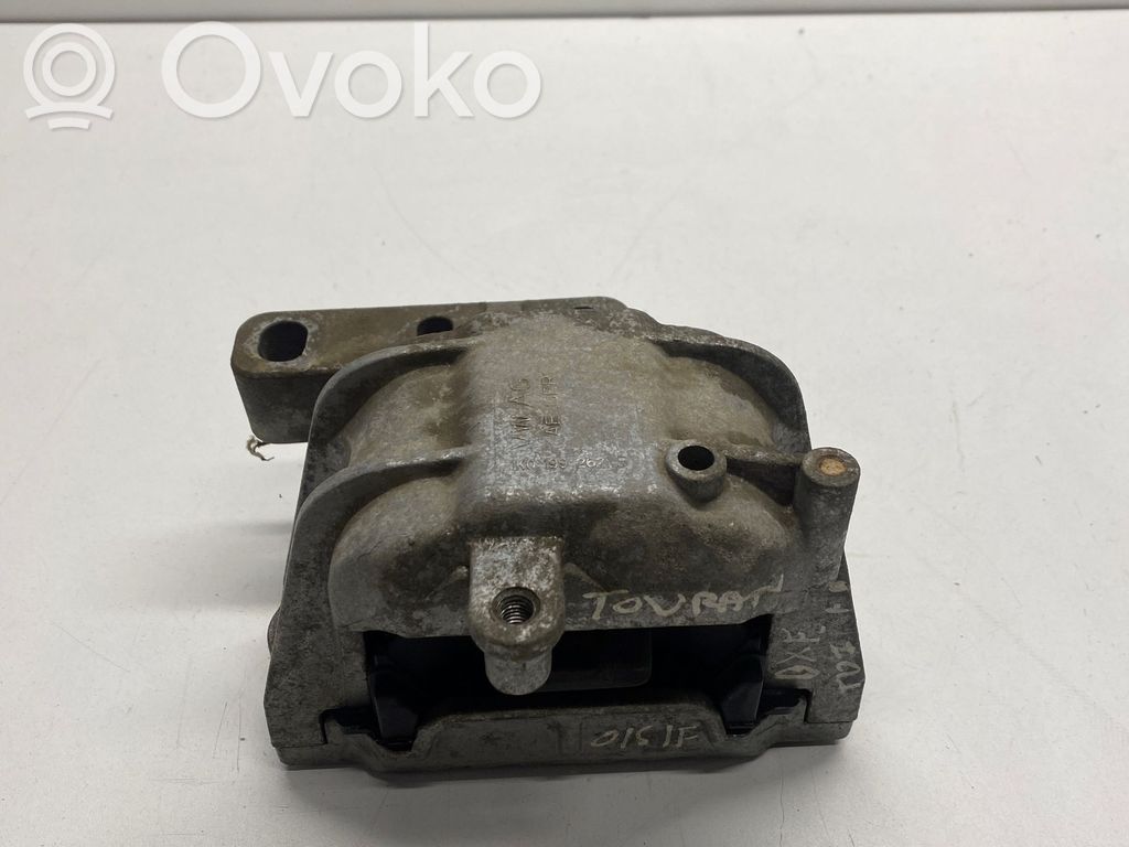 Volkswagen Golf V Engine mount bracket 