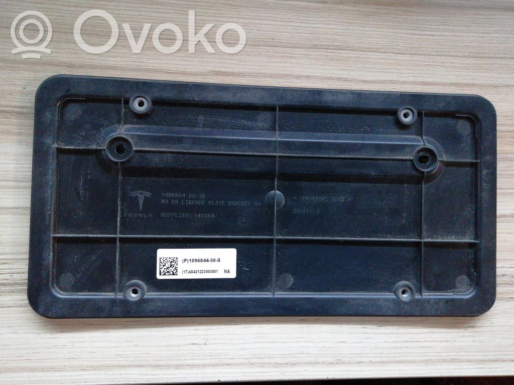 Kennzeichenhalterung   109684400B,141155