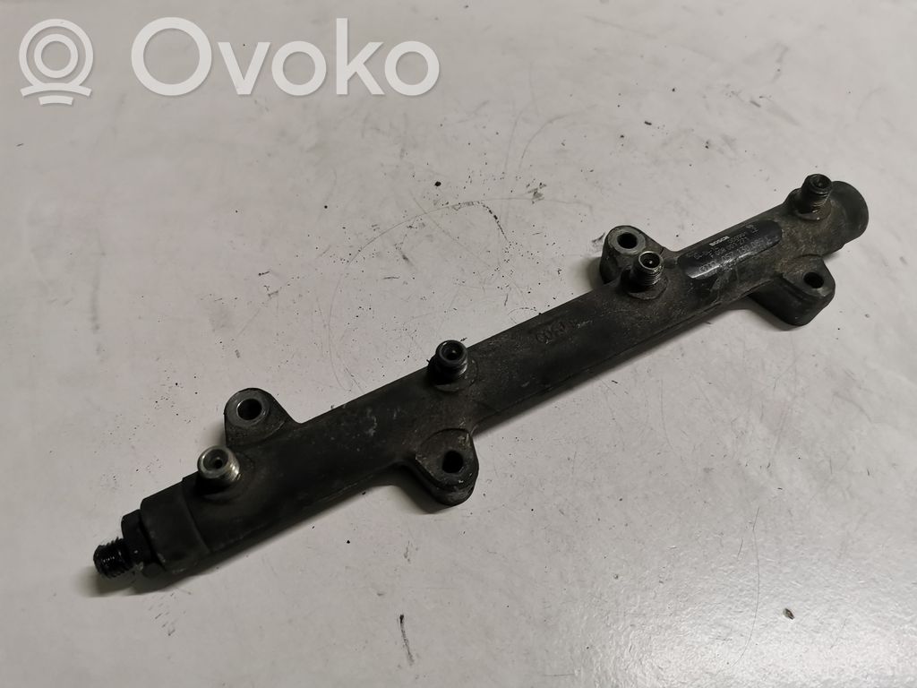 Audi A8 S8 D3 4E Polttoainepääputki 