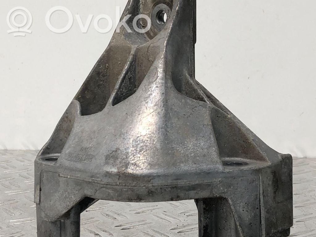 Engine mounting bracket   90497255