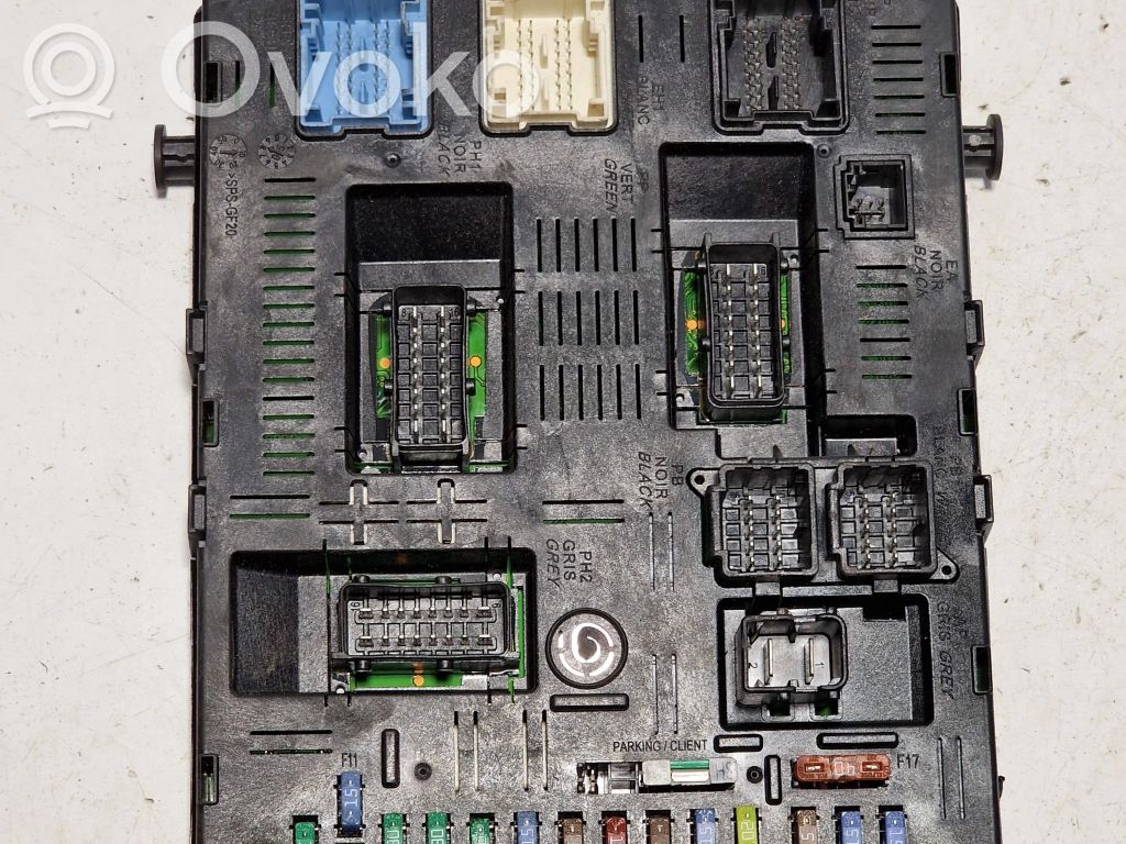 Peugeot 307 Relay mounting block 