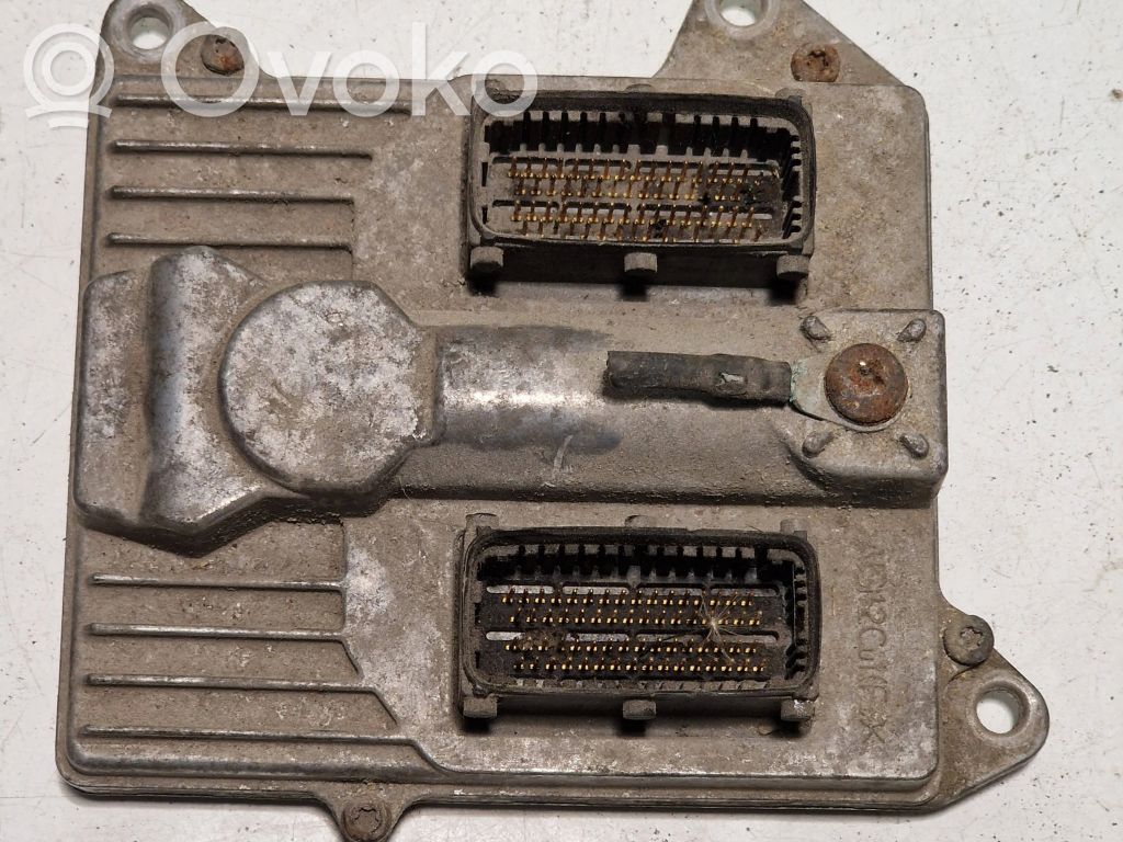 Opel Zafira B Engine control unit/module 