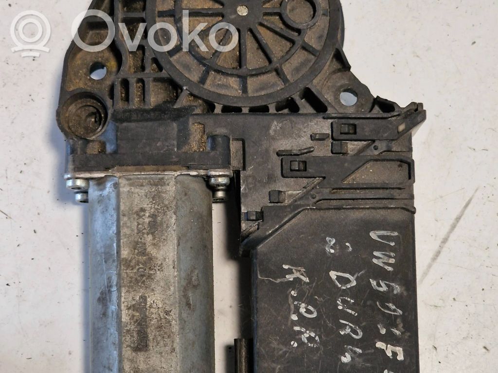 Audi A4 S4 B6 8E 8H Silniczek podnośnika szyby drzwi 