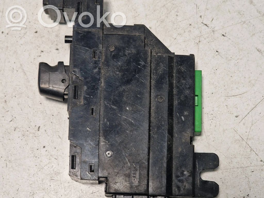 Electric window control switch   30658147,04W07E