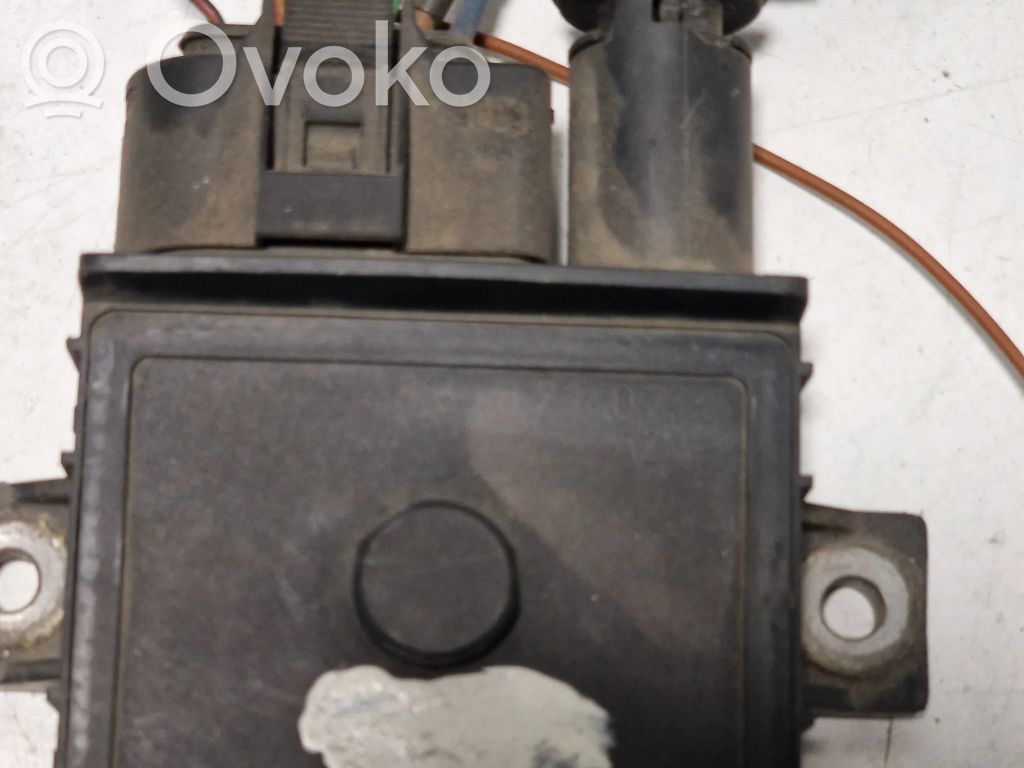 BMW 5 E39 Kvēlsveču relejs 