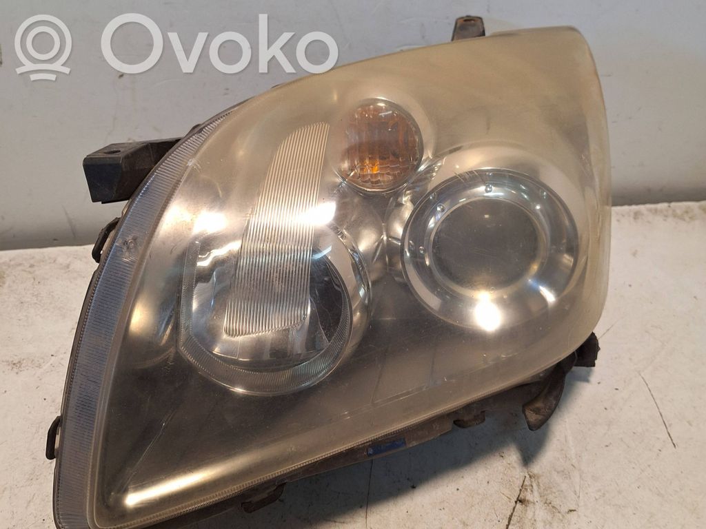 Toyota Avensis T250 Headlight/headlamp 