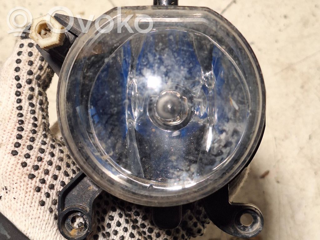 Miglas lukturis priekšā   8371907