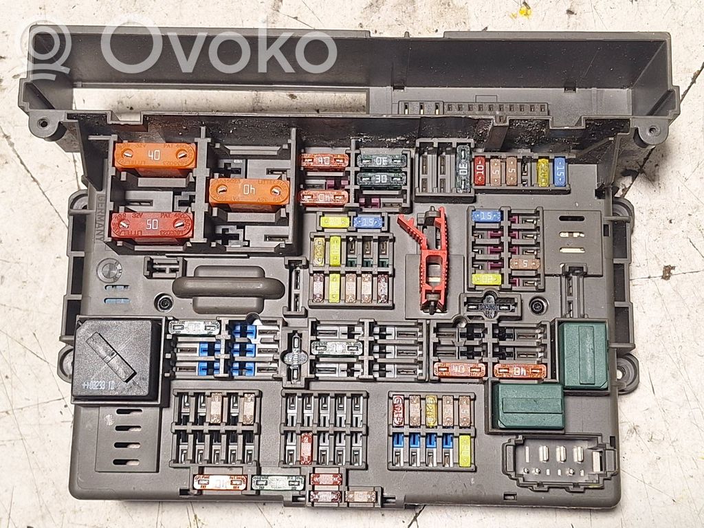 BMW 3 E90 E91 Drošinātāju bloks 