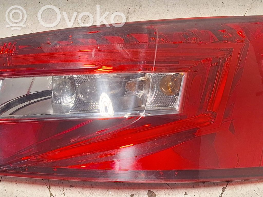 Skoda Superb B8 (3V) Lampa tylna 