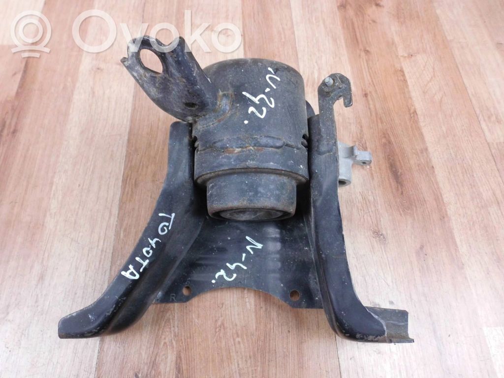Engine mount bracket   12305F2010