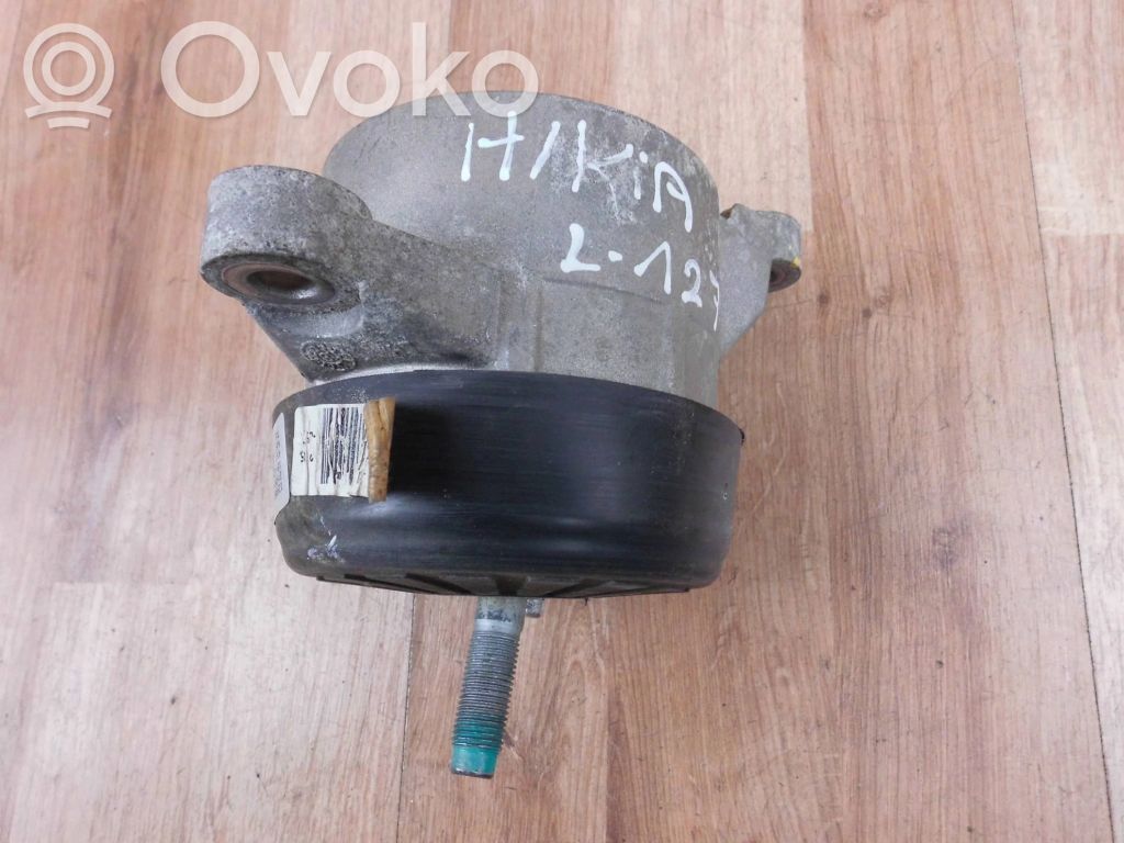 KIA Stinger Engine mounting bracket 