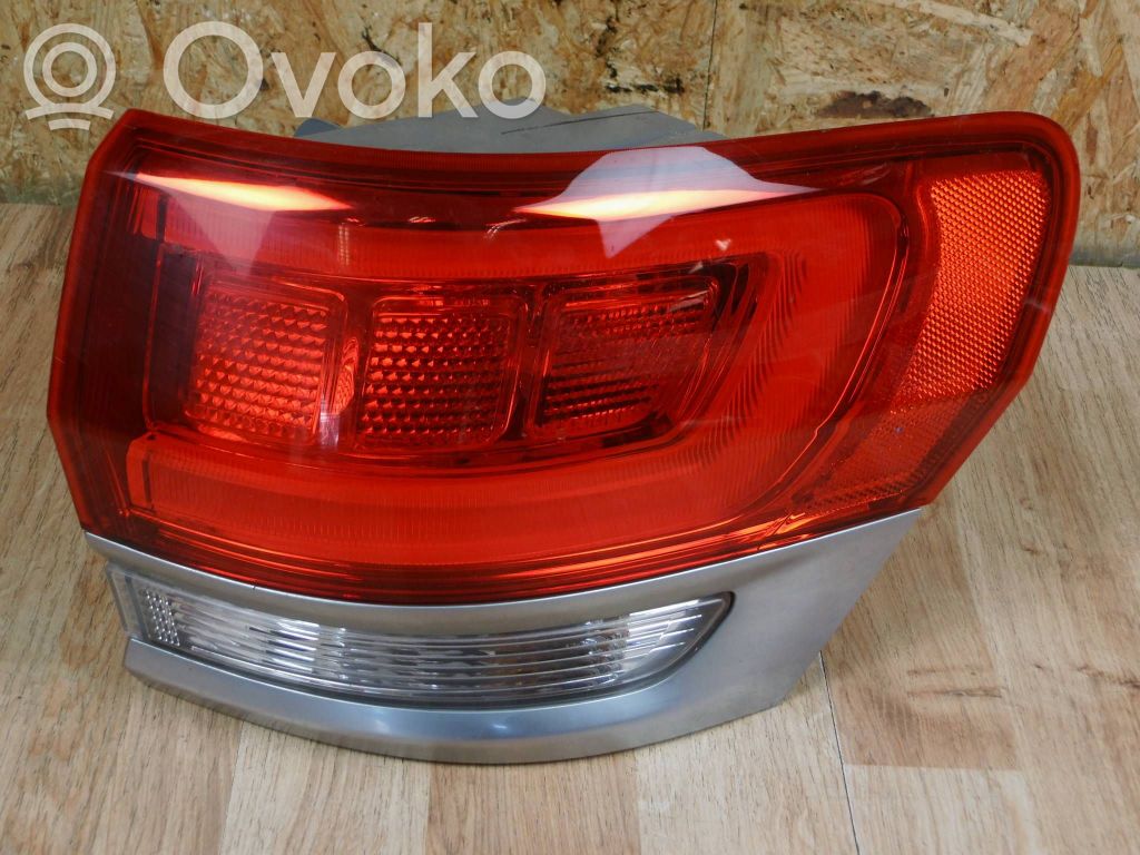 Jeep Grand Cherokee Lampă spate în caroserie 