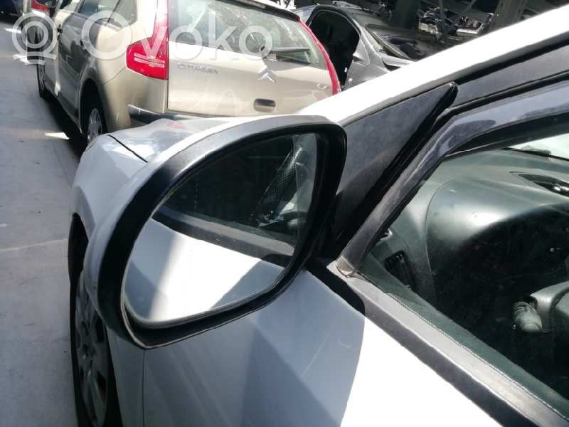 Hyundai i30 Front door electric wing mirror 
