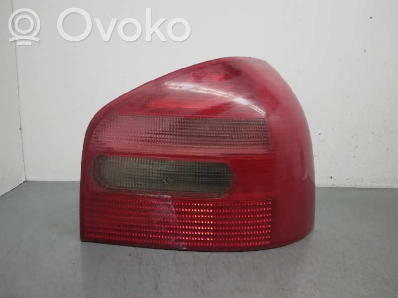 Audi A3 S3 8L Задний фонарь в кузове 