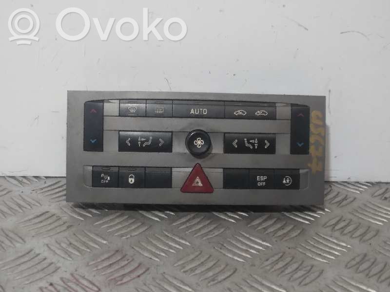 Peugeot 407 Oro kondicionieriaus/ klimato/ pečiuko valdymo blokas (salone) 