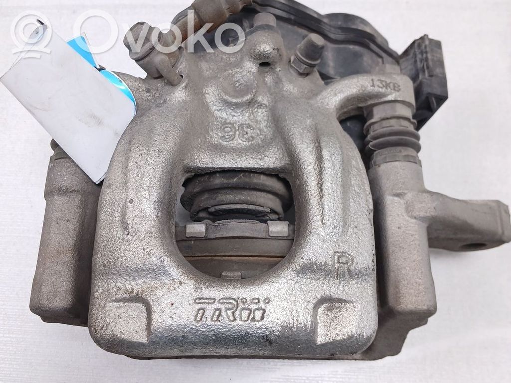 Nissan Qashqai Скоба заднего суппорта 